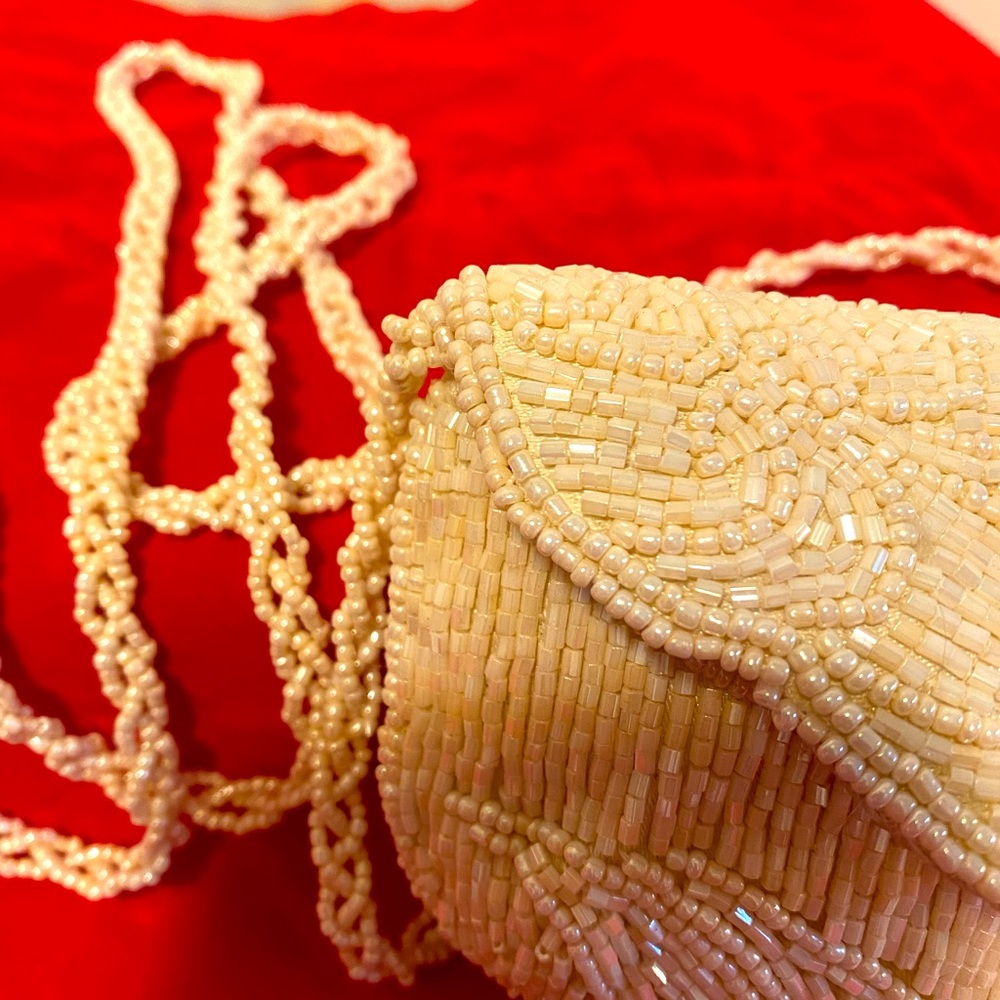 Beautiful beaded small night club or evening bag.